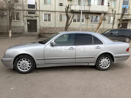 Mercedes-Benz E 240 2000 года за 3 500 000 тг. в Караганда – фото 8