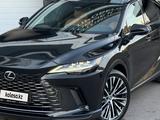 Lexus RX 350h 2023 годаүшін26 500 000 тг. в Шымкент – фото 3