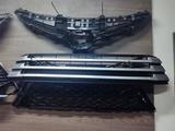 Решетка радиатора на все виды Toyota camry Corolla Highlander за 45 000 тг. в Алматы