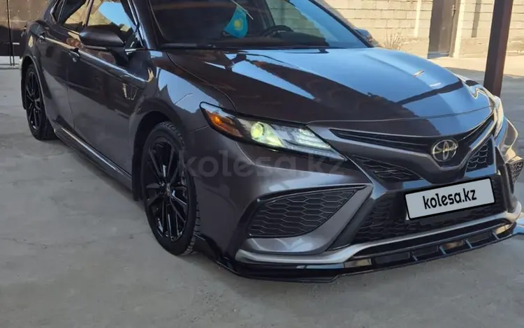 Toyota Camry 2022 года за 13 200 000 тг. в Тараз