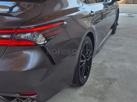 Toyota Camry 2022 года за 13 200 000 тг. в Тараз – фото 9