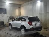 Chevrolet Captiva 2013 года за 6 500 000 тг. в Атырау – фото 2