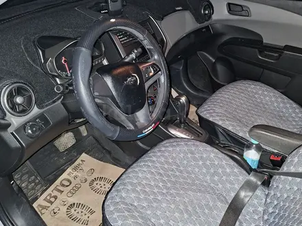 Chevrolet Aveo 2015 года за 2 700 000 тг. в Алматы – фото 4