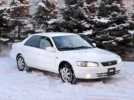 Toyota Camry 1998 года за 3 550 000 тг. в Талдыкорган – фото 2