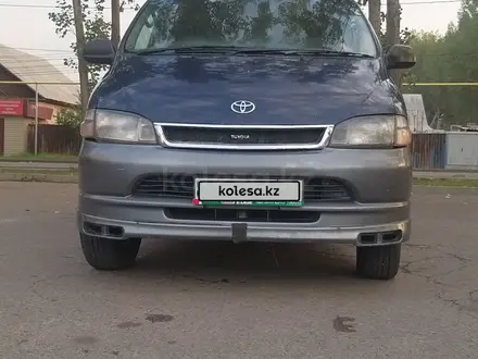 Toyota Granvia 1995 года за 3 800 000 тг. в Алматы – фото 2