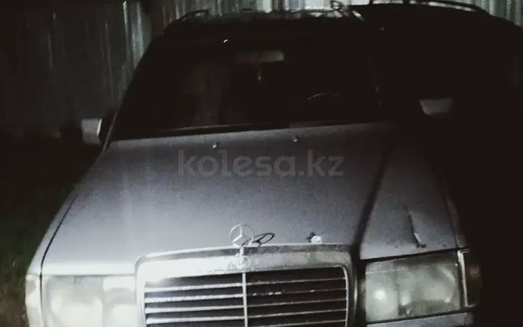 Mercedes-Benz E 200 1990 года за 650 000 тг. в Алматы