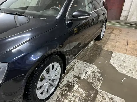 Volkswagen Passat 2011 года за 4 500 000 тг. в Астана – фото 8