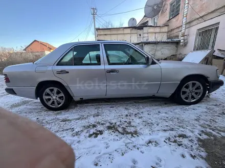 Mercedes-Benz E 320 1993 года за 2 000 000 тг. в Кызылорда – фото 7