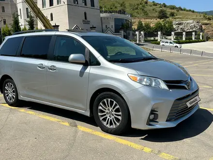 Toyota Sienna 2019 года за 17 500 000 тг. в Семей – фото 2