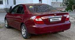 Toyota Camry 2002 года за 4 100 000 тг. в Актобе – фото 2