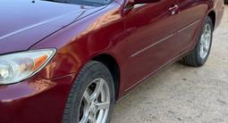 Toyota Camry 2002 года за 4 100 000 тг. в Актобе – фото 3