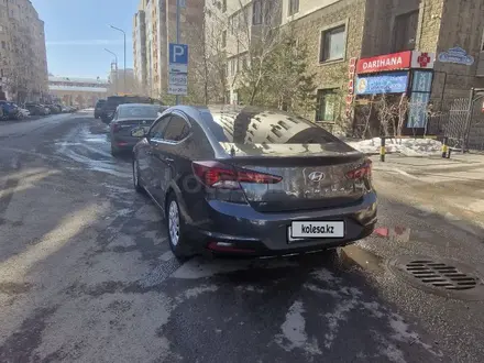 Hyundai Elantra 2020 года за 7 500 000 тг. в Астана – фото 2