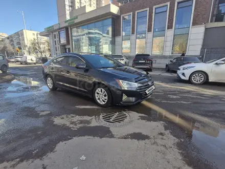 Hyundai Elantra 2020 года за 7 500 000 тг. в Астана