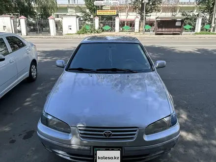 Toyota Camry 1998 года за 3 400 000 тг. в Алматы – фото 3