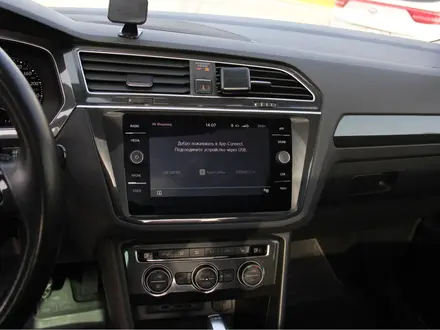 Volkswagen Tiguan 2018 года за 11 800 000 тг. в Алматы – фото 13