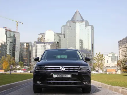Volkswagen Tiguan 2018 года за 11 800 000 тг. в Алматы – фото 2