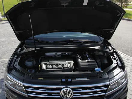 Volkswagen Tiguan 2018 года за 11 800 000 тг. в Алматы – фото 7