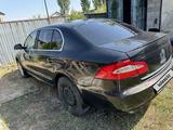 Skoda Superb 2011 года за 2 800 000 тг. в Алматы – фото 2
