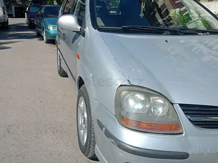 Nissan Almera Tino 2001 года за 2 000 000 тг. в Караганда – фото 14