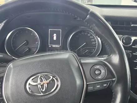 Toyota Camry 2021 года за 14 000 000 тг. в Актобе – фото 13