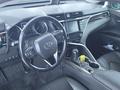 Toyota Camry 2021 года за 14 000 000 тг. в Актобе – фото 16