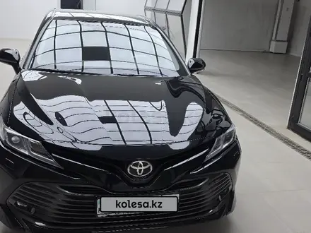 Toyota Camry 2021 года за 14 000 000 тг. в Актобе – фото 7