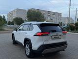 Toyota RAV4 2022 года за 14 700 000 тг. в Актобе – фото 4