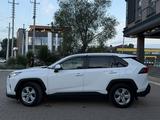 Toyota RAV4 2022 года за 14 700 000 тг. в Актобе – фото 5