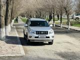 Toyota Land Cruiser Prado 2010 года за 17 900 000 тг. в Актобе – фото 2