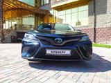 Toyota Camry 2018 года за 15 800 000 тг. в Алматы – фото 5