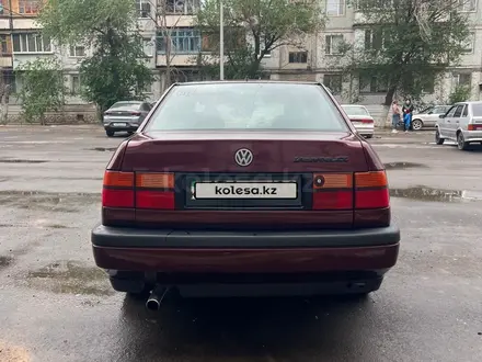 Volkswagen Vento 1993 года за 1 500 000 тг. в Жезказган – фото 4