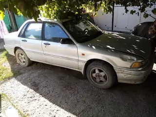 Mitsubishi Galant