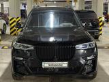 BMW X7 2022 года за 49 000 000 тг. в Астана