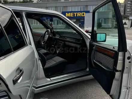 Mercedes-Benz E 280 1994 года за 2 800 000 тг. в Конаев (Капшагай) – фото 7