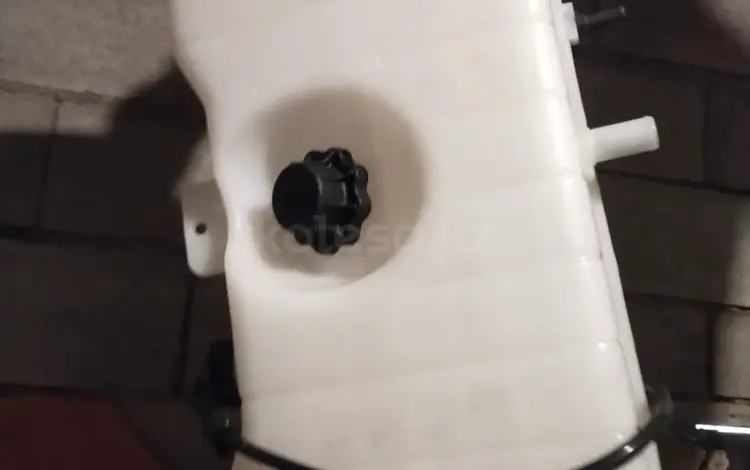 Расширительный бачок за 35 000 тг. в Астана