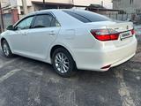 Toyota Camry 2016 года за 12 200 000 тг. в Алматы – фото 2