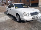 Mercedes-Benz E 200 1997 года за 3 650 000 тг. в Усть-Каменогорск – фото 2