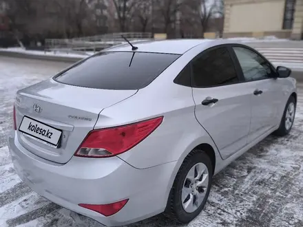 Hyundai Solaris 2014 года за 4 800 000 тг. в Актобе – фото 4