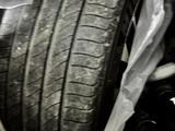 Оригинальные диски R20 с шинами Michelin и датчиками давления (TPMS) за 350 000 тг. в Астана