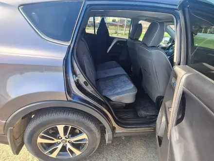 Toyota RAV4 2016 года за 11 200 000 тг. в Уральск – фото 11