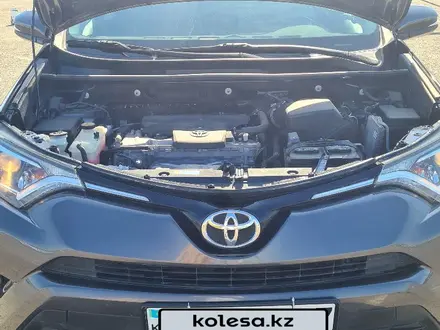 Toyota RAV4 2016 года за 11 200 000 тг. в Уральск – фото 16