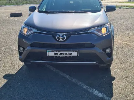 Toyota RAV4 2016 года за 11 200 000 тг. в Уральск – фото 3