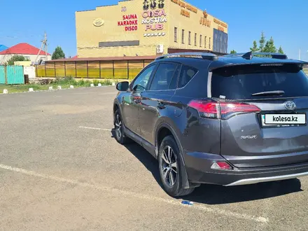Toyota RAV4 2016 года за 11 200 000 тг. в Уральск – фото 7
