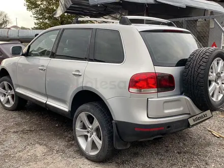 Volkswagen Touareg 2005 года за 5 500 000 тг. в Костанай – фото 3