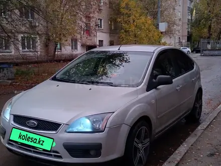 Ford Focus 2007 года за 1 400 000 тг. в Атырау – фото 2