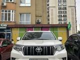 Toyota Land Cruiser Prado 2022 года за 27 490 000 тг. в Алматы – фото 2