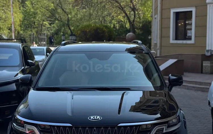 Kia Carnival 2020 года за 17 000 000 тг. в Алматы