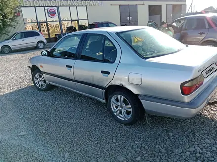 Nissan Primera 1995 года за 700 000 тг. в Актобе – фото 4