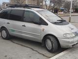 Volkswagen Sharan 1996 года за 800 000 тг. в Актау – фото 2