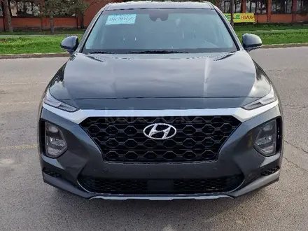 Hyundai Santa Fe 2020 года за 10 490 000 тг. в Алматы